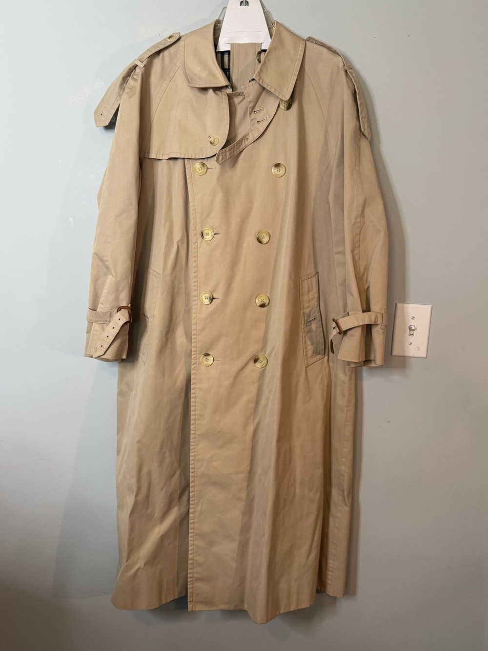 Vintage Burberry Men's Double-Breasted Trench Coat in Tan 44/46